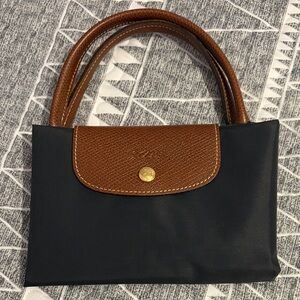 Elegant Black and Brown Handbag